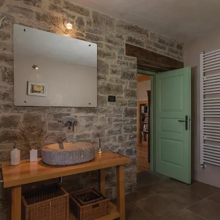 בית נופש Stunning In With Kitchen Grožnjan