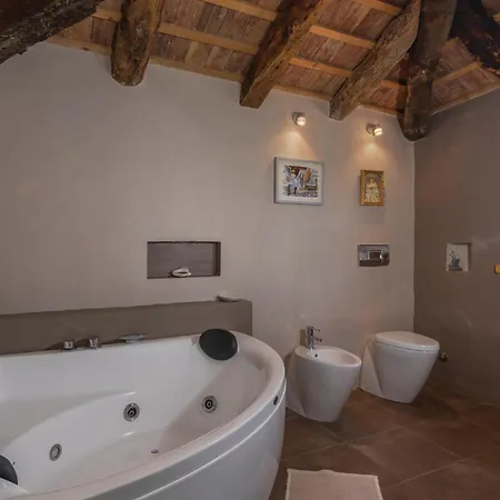 Holiday home Stunning Home In Groznjan With Kitchen