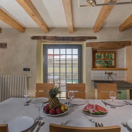 Holiday home Stunning Home In Groznjan With Kitchen *