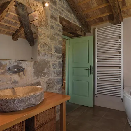 Holiday home Stunning Home In Groznjan With Kitchen