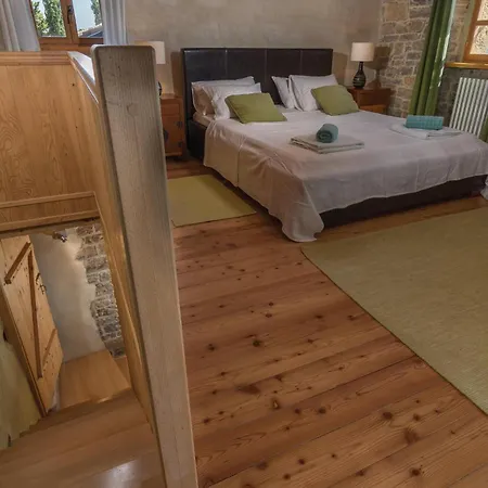 Holiday home Stunning Home In Groznjan With Kitchen